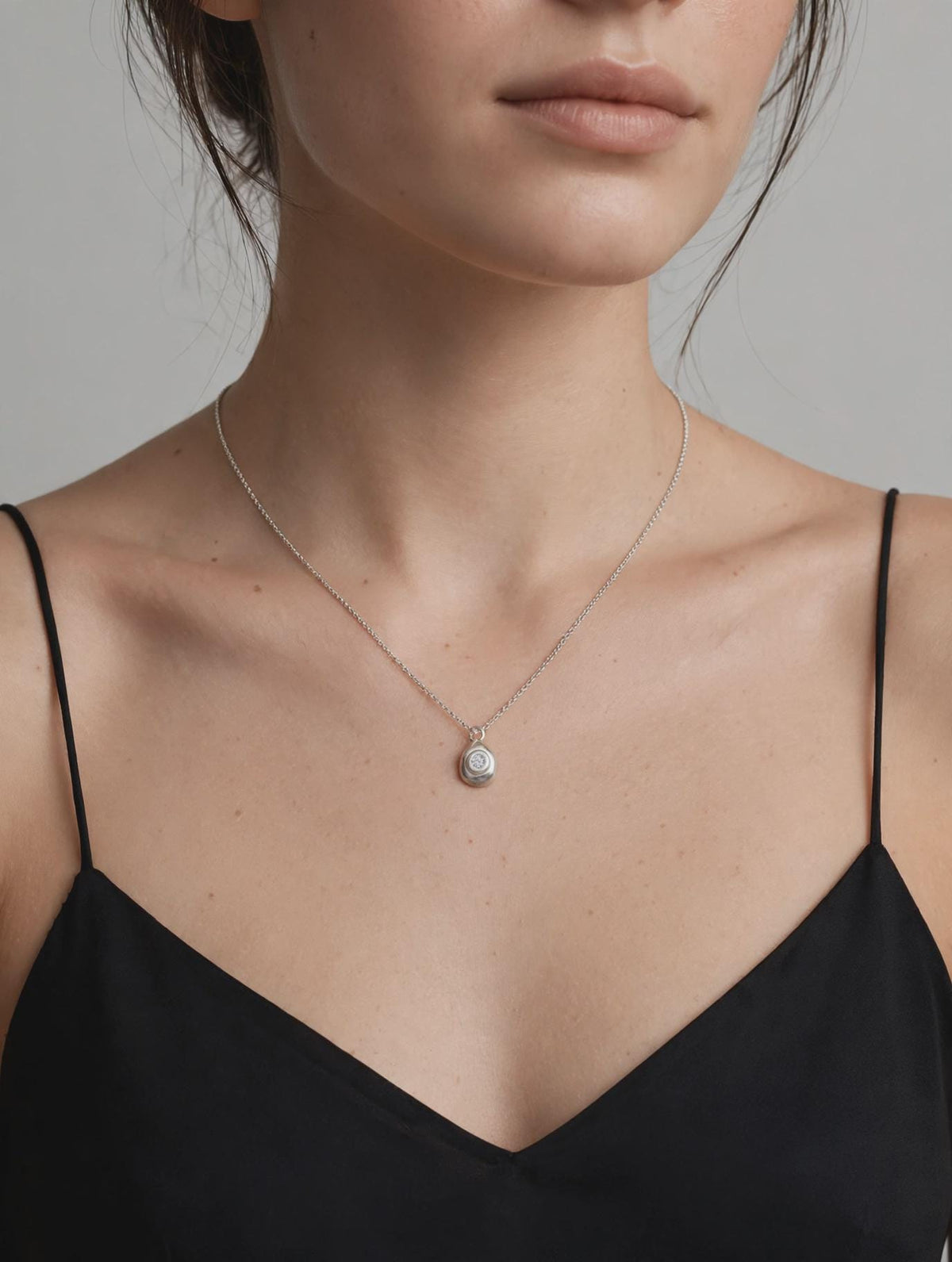 Raw Silver Pebble Necklace with Zircon Crystal, Small Charm Necklace Silver .925, minimal Brutalist Silver Jewellery for Him and Her