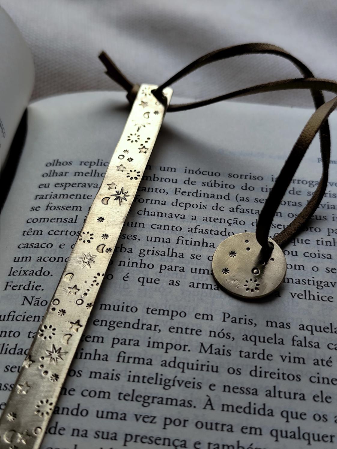 Personalized Golden Brass Bookmark with Celestial & Star Details Stamped Texture  + Tag with Custom Zodiac Constellation
