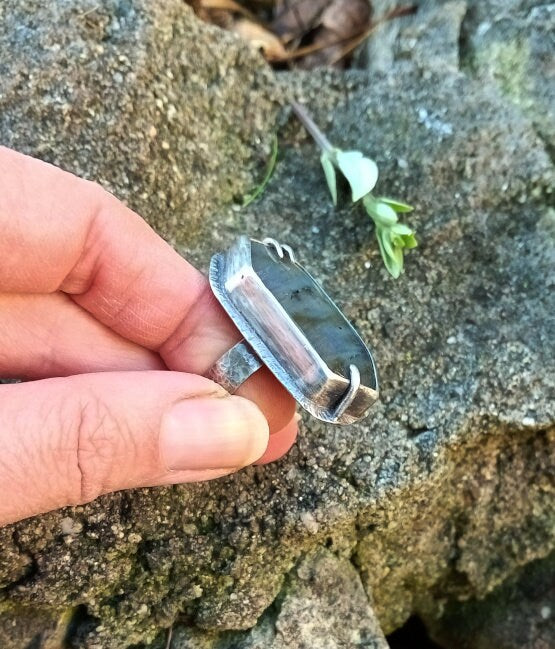Statement Hexagonal Ring with Flashy Labradorite - Band size 55//15// 01/2