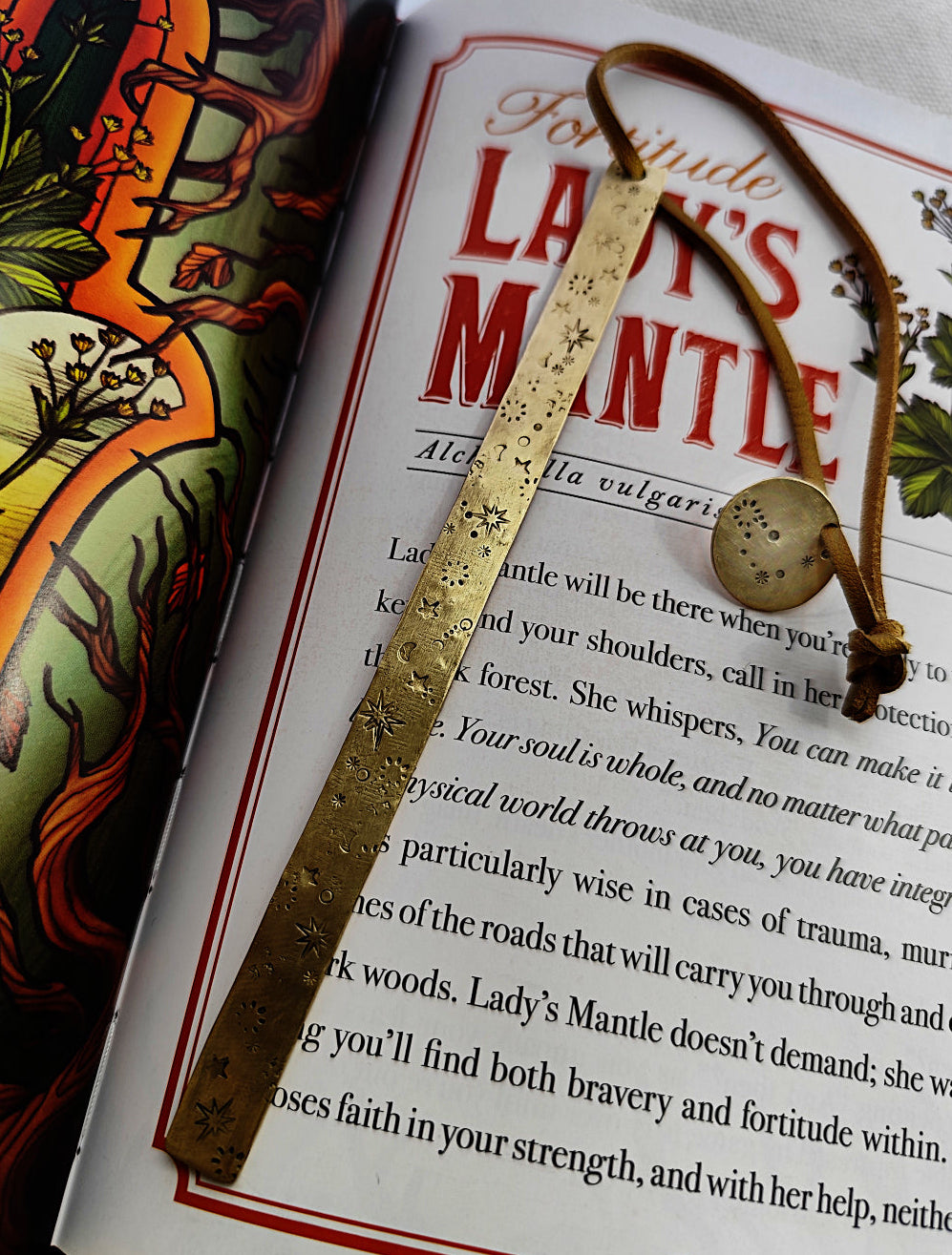 Personalized Golden Brass Bookmark with Celestial & Star Details Stamped Texture  + Tag with Custom Zodiac Constellation