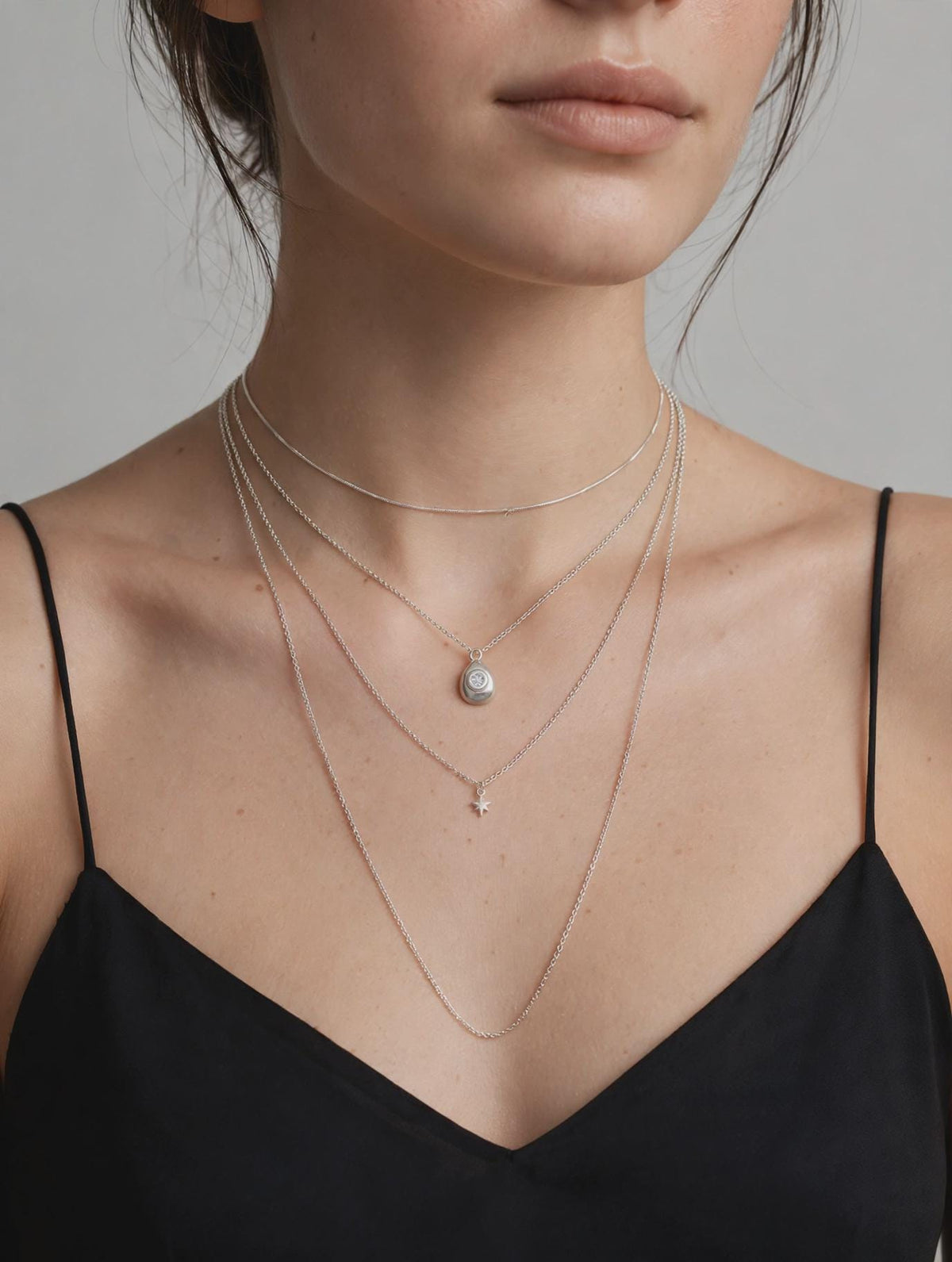Raw Silver Pebble Necklace with Zircon Crystal, Small Charm Necklace Silver .925, minimal Brutalist Silver Jewellery for Him and Her